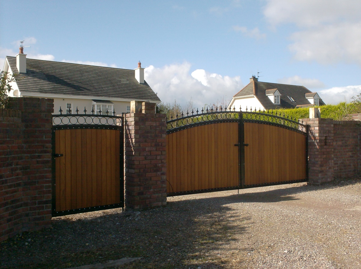 Timber Gates | Timber Fencing | Gates & Railing Cork | Steel Fabrication.